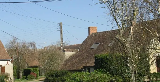 photo  au lieu-dit les bournais, les réseaux seront enterrés en 2023.  &copy;  ouest-france 