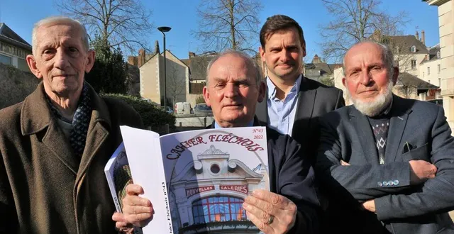 photo  alain de dieuleveult, jean-claude ménard, laurent waquet et daniel potron, tous fiévreusement passionnés d’histoire, présentent le « cahier fléchois n° 43 ».  &copy;  ouest-france 