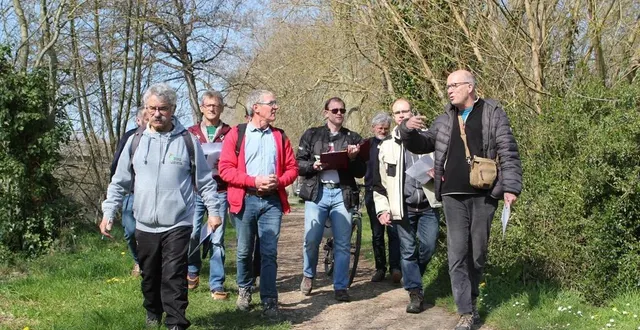 photo  les bénévoles sont initiés à la technique de recensement avant d’être lâchés dans la nature.  &copy;  le maine libre 