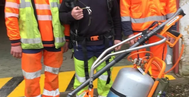 photo  rémi péan, yannick léguillon et michel deshayes, les employés communaux de brains-sur-gée, coulans-sur-gée et amné-en-champagne.  &copy;  le maine libre 