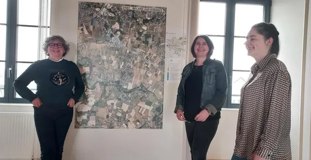 photo  la stagiaire, malory pelmoine (à droite ) a participé à l’enquête permettant l’analyse des besoins sociaux de la commune. sa maître de stage, sandra com (deuxième à droite) et jeanne-marie brebion, première adjointe et vice-présidente du ccas, ont apprécié le travail accompli par l’étudiante.  &copy;  ouest-france 