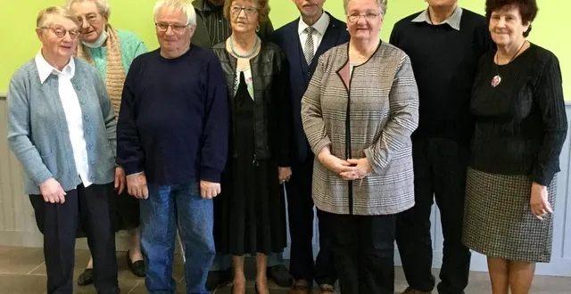 photo  le conseil d’administration du club de la détente, autour d’agnès fourmy, présidente (au centre) et du maire de sainte-gauburge-sainte-colombe (orne), philippe bigot.  &copy;  ouest-france 