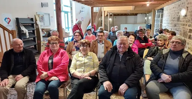 photo  les membres du bureau, au premier plan, ont accueilli leurs membres pour l’annonce des activités 2022.  &copy;  ouest-france 