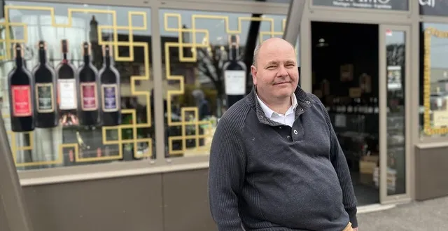 photo  nicolas thierry, responsable caviste de la nouvelle boutique cavo, avenue du général-leclerc, à alençon.  &copy;  ouest-france 