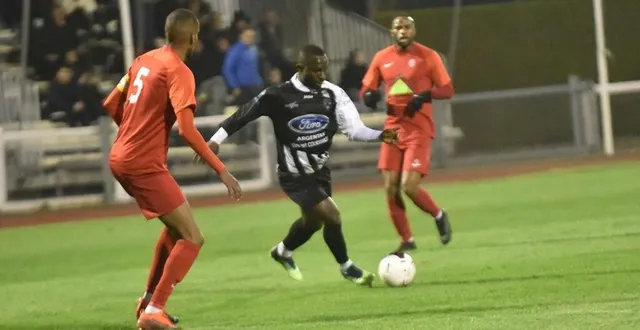 photo  sylla et le fc argentan sont en mauvaise posture en régional 1.  &copy;  joseph thouin/ouest-france 