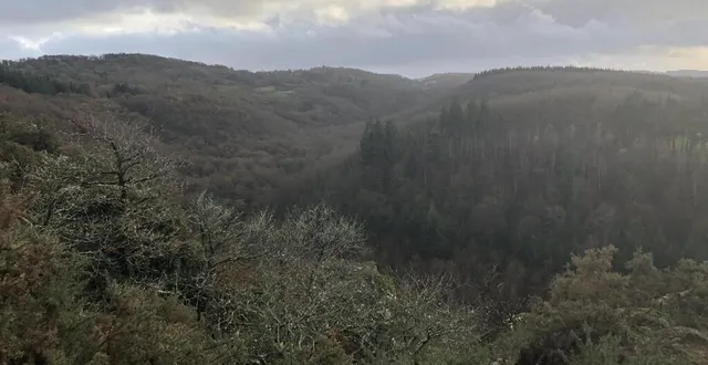 photo  le site de la roche d’oëtre, à saint-philibert-sur-orne, devrait bientôt être marketé sous le nom des « montagnes de normandie », avec d’autres sites de flers agglo.  &copy;  archives ouest-france 