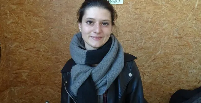 photo  éloïse renard vient de se lancer dans la fabrication de fromage et se fait connaître sur les marchés ici à villaines-sous-lucé.  &copy;  le maine libre 