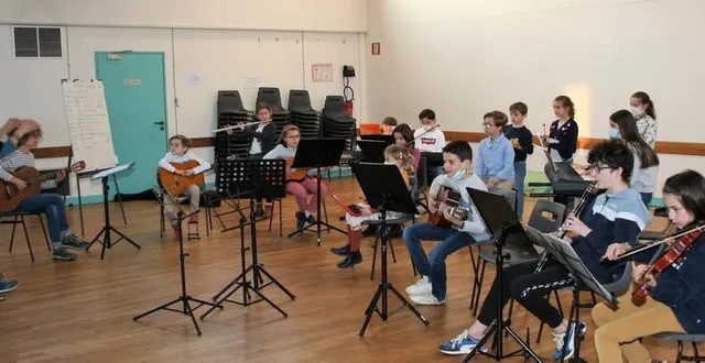 photo  même si les jeunes élèves prennent du plaisir, cela n’attire pas les foules.  &copy;  le maine libre 