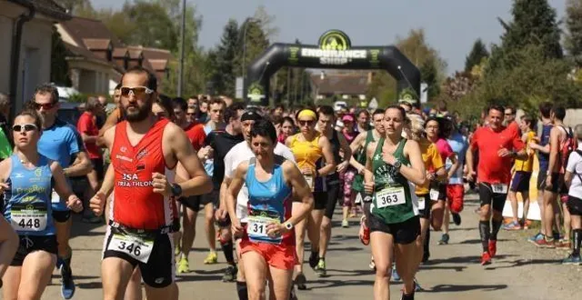 photo  un des départs, en 2019.  &copy;  foulées des portes du maine 