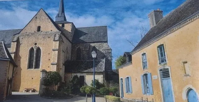 photo  près de l’église saint-médard  qui date du xiiie siècle, l’ancienne mairie annexe de saint-mars-sous-ballon accueillera à terme l’office de tourisme maine de cœur de sarthe.  &copy;  ouest-france 
