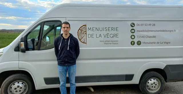 photo  maxime padois compte près de 20 années d’expérience dans la menuiserie.  &copy;  le maine libre 