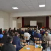 photo  la salle polyvalente a accueilli les pro et anti projet de méthanisation. 