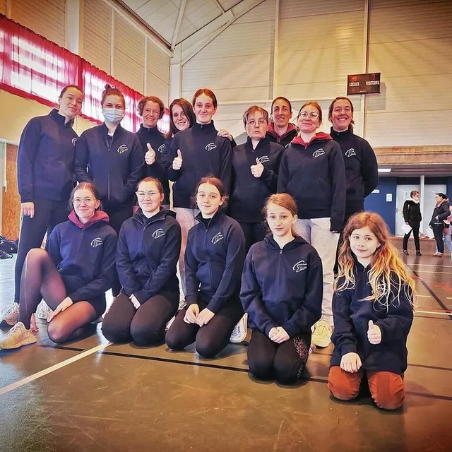 photo des nouvelles vestes pour les gymnastes.  ©  ouest-france