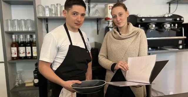 photo  jonathan lorel et marie gress ouvrent leur restaurant l’évidence, mercredi 6 avril, situé 6, place du bas-de-montsort à alençon.  &copy;  ouest-france 