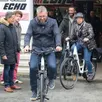 photo  trois entreprises de la zone d’étriché vont bénéficier d’un vélo à assistance électrique durant un mois. ils seront notamment utilisés pour les trajets travail – domicile, lors de la pause déjeuner. 
