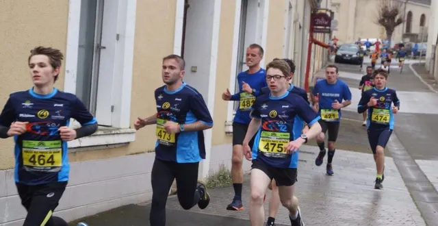 photo  350 participants ont couru la 22e édition des foulées des portes du maine, samedi après-midi.  &copy;  ouest-france 
