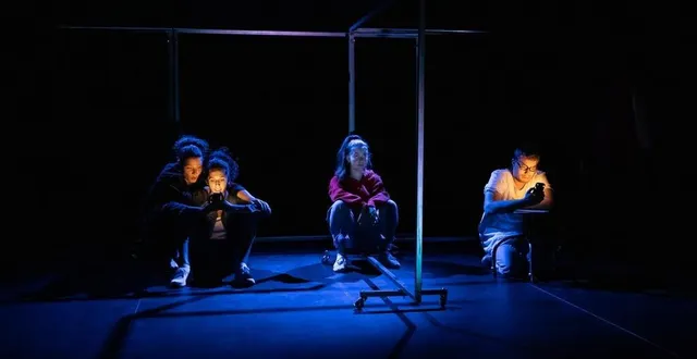 photo  le spectacle « mouton noir » dépeint les mécanismes du harcèlement scolaire. montée par la compagnie « piment, langue d’oiseau », la pièce tourne dans le département et interpelle les élèves.  &copy;  romain mulochau 