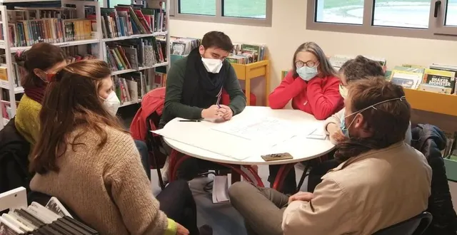photo  dans la médiathèque, plusieurs petits groupes ont travaillé sur la vie dans la cdc à l’horizon 2040.  &copy;  ouest-france 