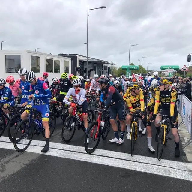 photo départ fictif à 11h30 pour la troisième étape.  ©  le maine libre