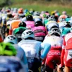 photo  le peloton coloré du circuit de la sarthe 2019. 
