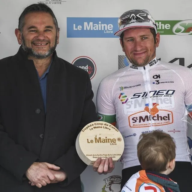 photo tony hurel s’est offert le maillot blanc à sablé-sur-sarthe.  ©  le maine libre – denis lambert