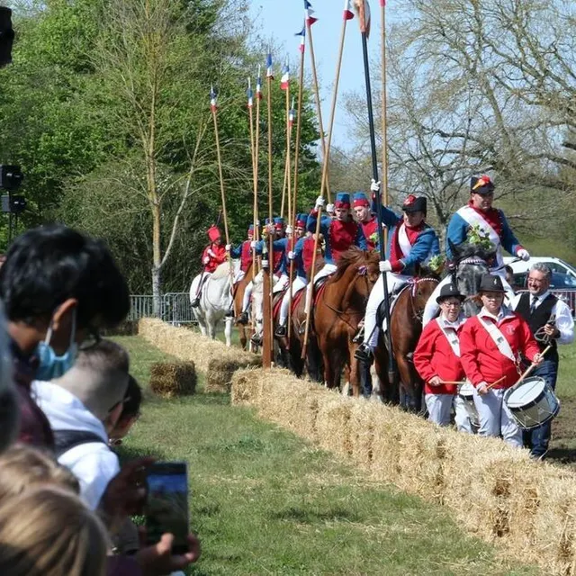 photo les lanciers faisant leur entrée sur le terrain des lances.  ©  ouest-france