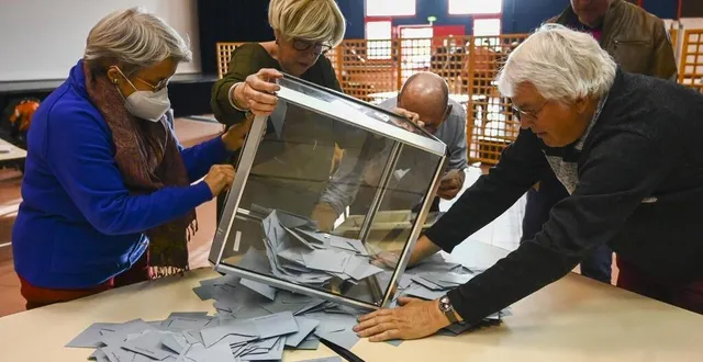 photo  avec 25,70 %, le taux d’abstention a atteint un niveau très haut.  &copy;  denis lambert 