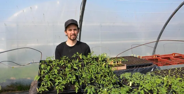photo  benoît chalmond démarre sa deuxième saison aux jardins de la libronnière.  &copy;  ouest-france 