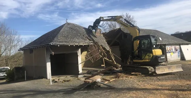 photo  on fait place nette pour la future maison médicale.  &copy;  le maine libre 