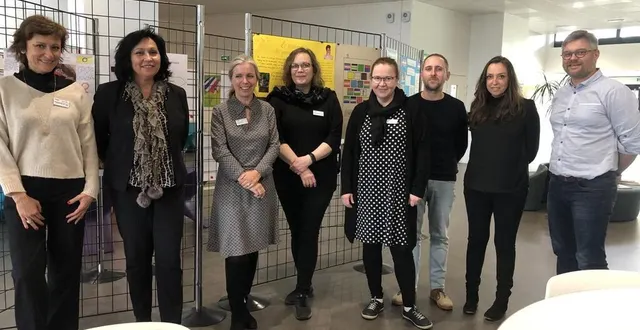 photo  laurence gauvin (2e en partant de la gauche), la directrice des études du lycée de la clinique soins-études fsef sablé-sur-sarthe, a accueilli six professeurs venus d’europe pour échanger avec son équipe enseignante autour d’un projet dans le cadre erasmus +.  &copy;  ouest-france 