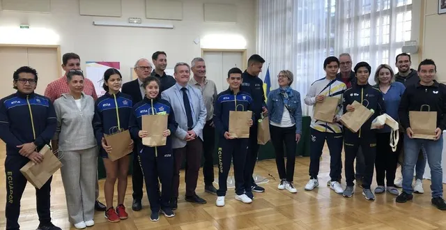 photo  jeudi soir, une cérémonie était organisée à l’hôtel de ville d’argentan en l’honneur de la délégation équatorienne de tennis de table.  &copy;  ouest-france 