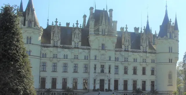 photo  le château de challain- la-potherie s’ouvre au public, avec animations diverses, chasse aux œufs et barbecue. 