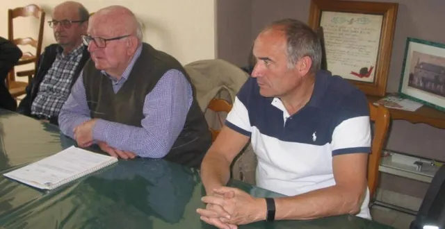 photo  claude burin (vice-président), pierre blanchetière (président) et didier duvaldestin (maire).  &copy;  ouest-france 