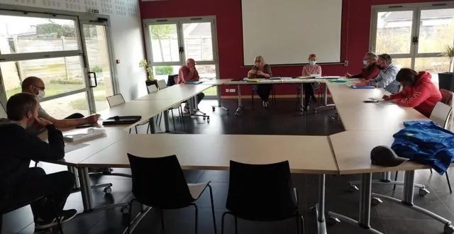 photo  les conseillers lors du dernier conseil municipal.  &copy;  le maine libre 