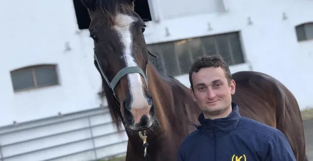 photo  léo abrivard, 22 ans, propriétaire d’une écurie de trotteurs.  &copy;  ouest-france 