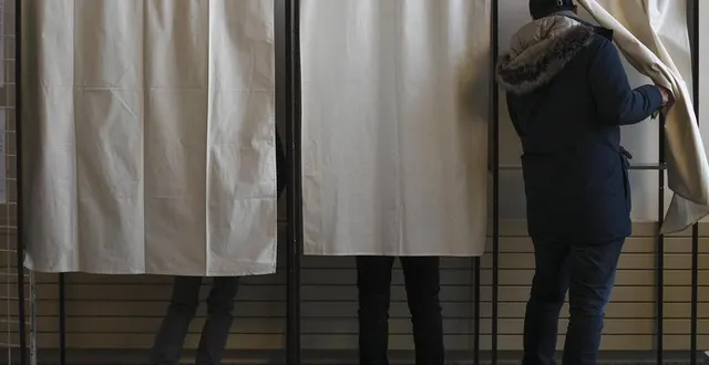 photo  les électeurs du département ont accordé une majorité de voix à emmanuel macron  &copy;  photo le maine libre denis lambert 