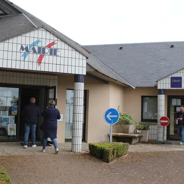 photo comme au 1er tour, clermont-créans se distingue en votant majoritairement pour emmanuel macron.  ©  le maine libre