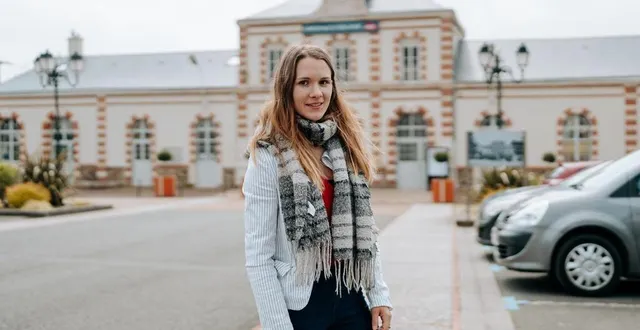 photo  olita qui travaille chez bel met en avant la hause du coût de la vie  &copy;  adèle jamonneau le maine libre 