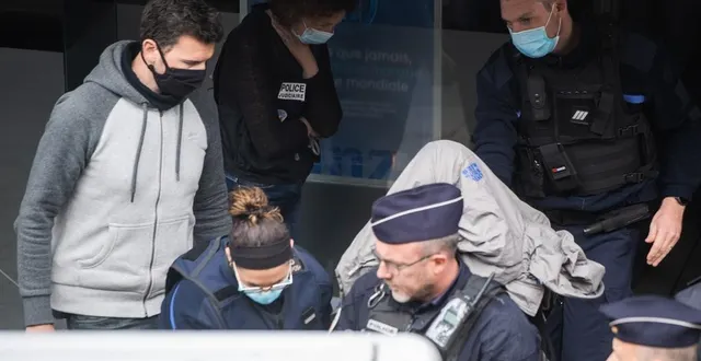 photo  ce mardi 26 avril 2022 à alençon, le principal suspect du meurtre de laura tavares, evan jean, est présent sur les lieux du crime où il doit rejouer les gestes ayant conduit au décès de son ex-compagne, le 14 janvier 2021.  &copy;  martin roche / ouest-france 