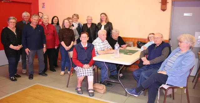 photo  annick guy, présidente, et les membres du bureau.  &copy;  le maine libre 