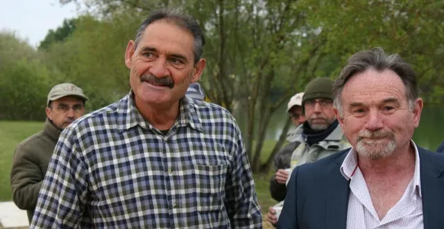 photo  alain chaignard, président de halieutica au côté de luc-marie faburel, maire de fillé, pour une journée pêche au brochet.  &copy;  le maine libre 