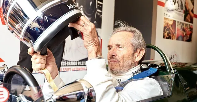 photo  le grand pilote belge jacky ickx, de retour au mans pour piloter sa matra ms5 de 1967.  &copy;  dominique breugnot 