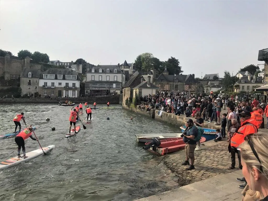 EN IMAGES. Démonstrations, courses et compétition sous le soleil pour