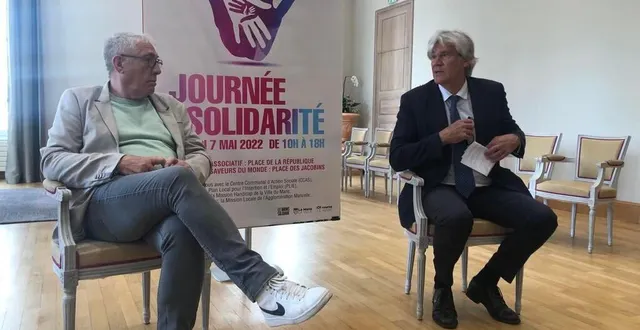 photo  aux côtés du maire du mans stéphane le foll, yves calippe, adjoint au maire à la solidarité, annonce plus de 70 associations pour la journée de la solidarité.  &copy;  le maine libre 