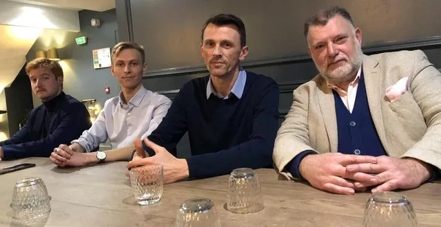 photo  sébastien buard (au centre), délégué de reconquête, sera le candidat du parti de zemmour dans la 4e circonscription de la sarthe.  &copy;  ouest-france 