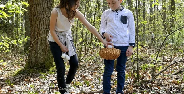 photo  la météo était estivale à yvré-l’évêque le 17 avril 2022 pour la chasse aux œufs de pâques de l’arche de la nature.  &copy;  archives le maine libre – yvon loué 
