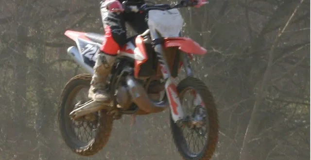 photo  un circuit spectaculaire, exigeant et très technique avec des sauts vertigineux.  &copy;  archives le maine libre 