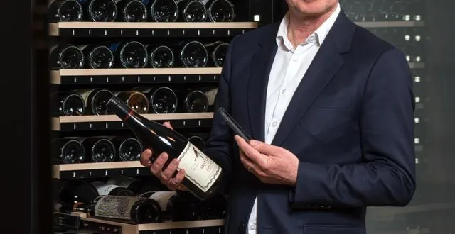 photo  didier grychta, président du groupe frio, implanté à arnage (sarthe). devant la cave à vin connectée primée au grand prix de l’innovation 2022. ?  &copy;  arnaud derouet/studiophotojm2 