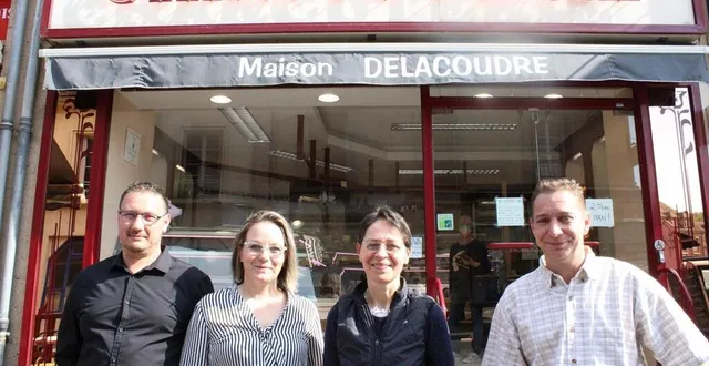 photo  de gauche à droite : ludovic et cécilia morin, aux côtés de marie-claire et mathieu delacoudre.  &copy;  ouest-france 