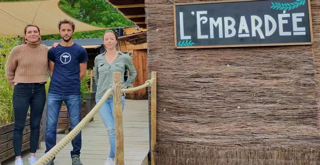 photo  suzie, nicolas et marjory, gérants de la guinguette qui a rouvert samedi.  &copy;  ouest-france 